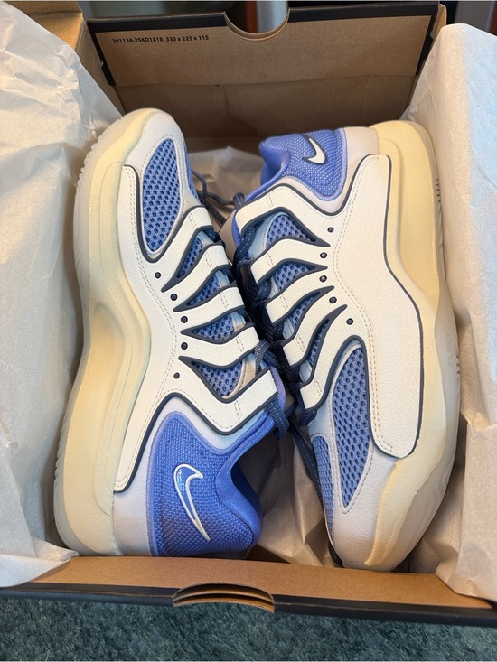 NEW Nike White and Blue Mesh Sneakers main image 8